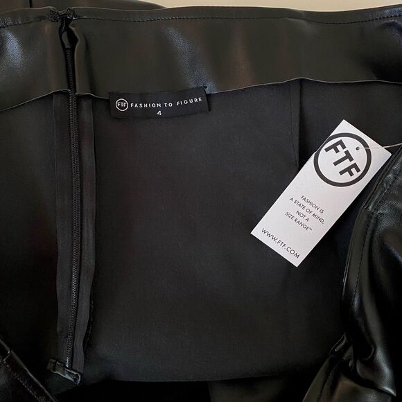 Fashion to Figure Faux Leather Ruched Skirt - Size: 4 - NWT - Picture 4 of 8